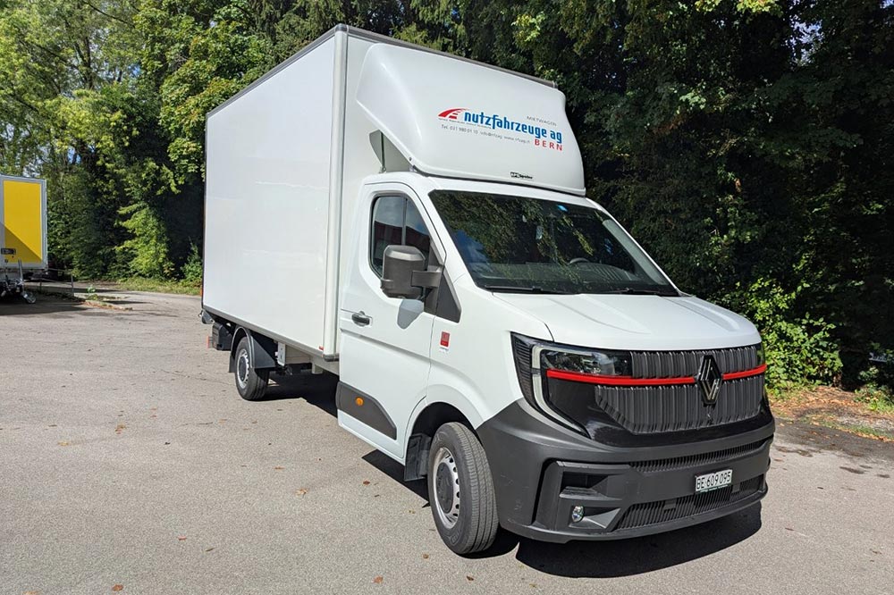 Renault Master Kofferaufbau Mietwagen, Frontansicht